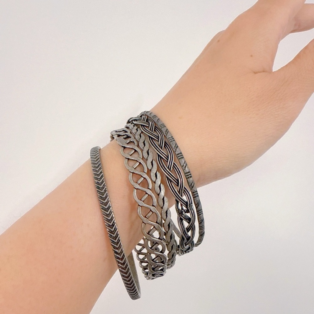 New Amimi Vintage Set of 5 Bracelets